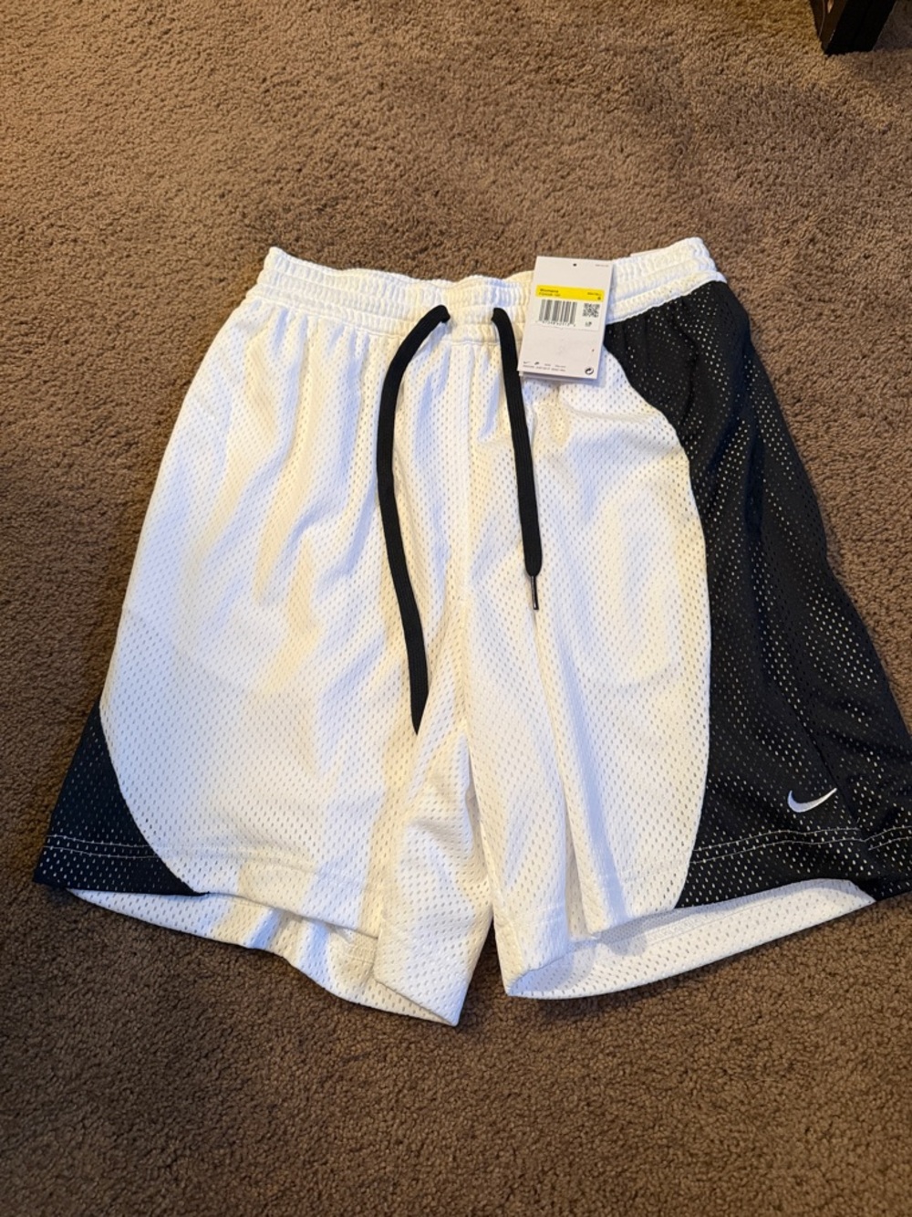 Nike Women’s White Mesh Athletic Basketball Shorts Size S NWT